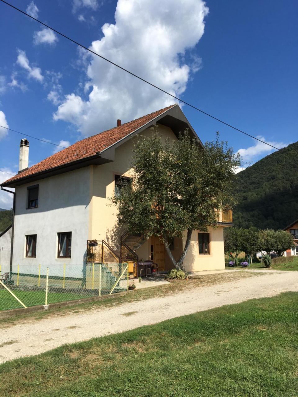 Zvezdica Appartement Bajina Basta Buitenkant foto